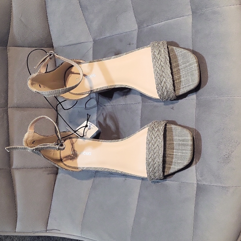 MAURICES GRAY SANDALS. SIZE 8/ NWT